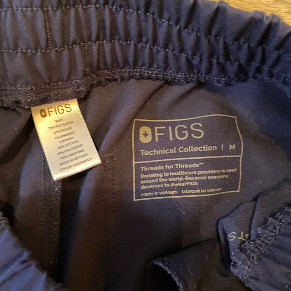 FIGS Navy Blue Zamora Jogger Catarina Top Scrub Set Uniform Women's size Medium - Picture 10 of 14